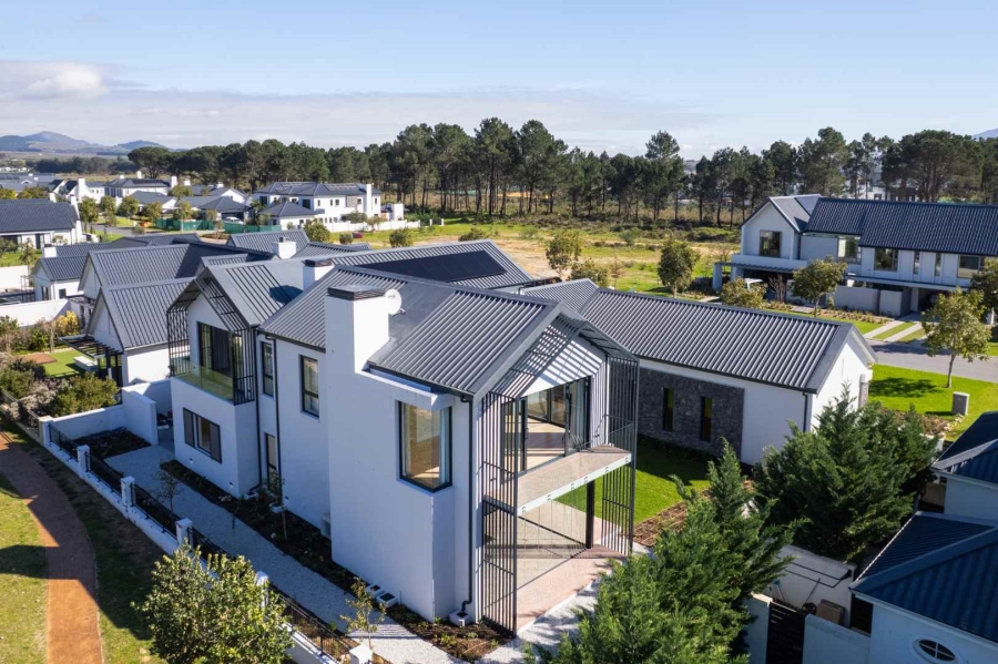 4 Bedroom Property for Sale in Val De Vie Estate Western Cape
